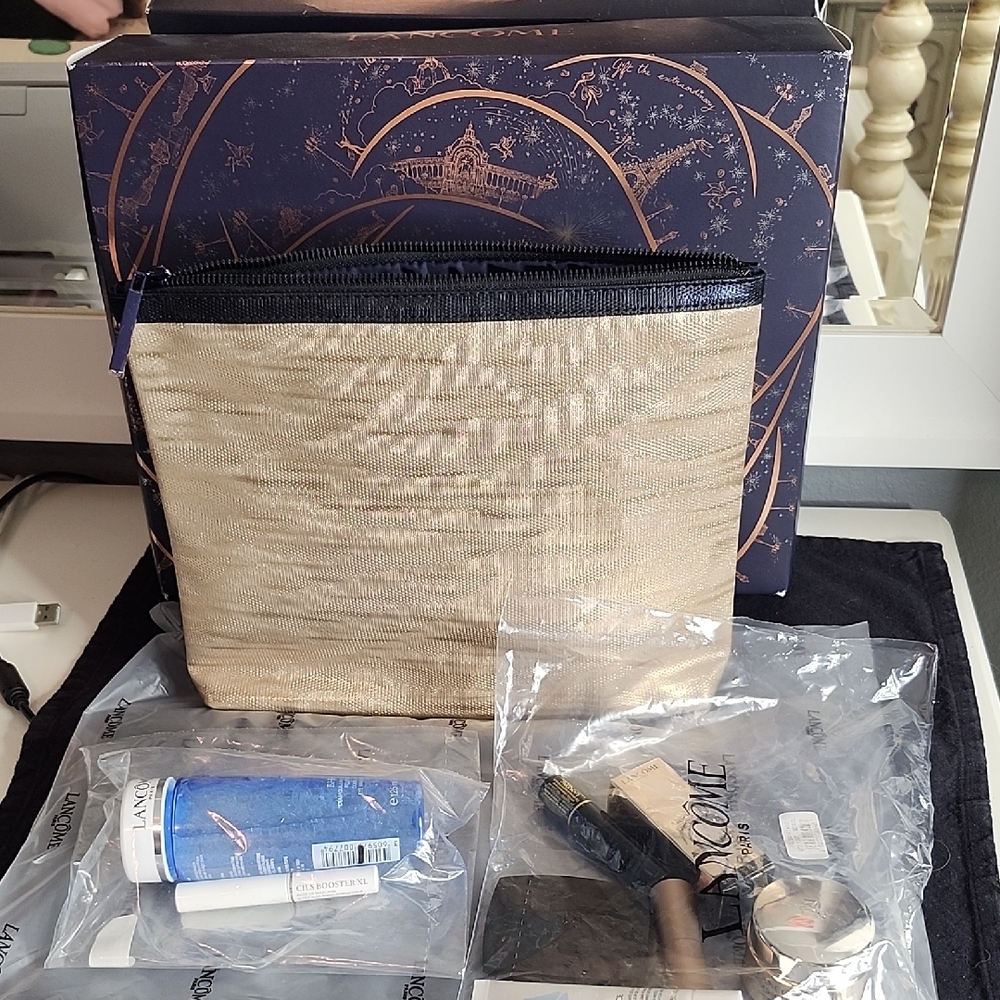 NEW Lancome Paris Rose Gold Makeup Bag and Makeup With Cleansing Products